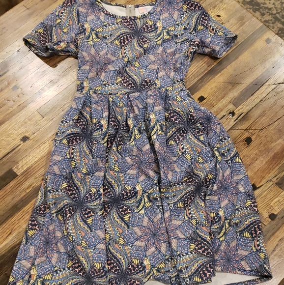 LuLaRoe | Dresses | Lularoe Amelia Size 